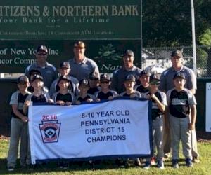 L’équipe de Athens Little League PA a remporté le trophée